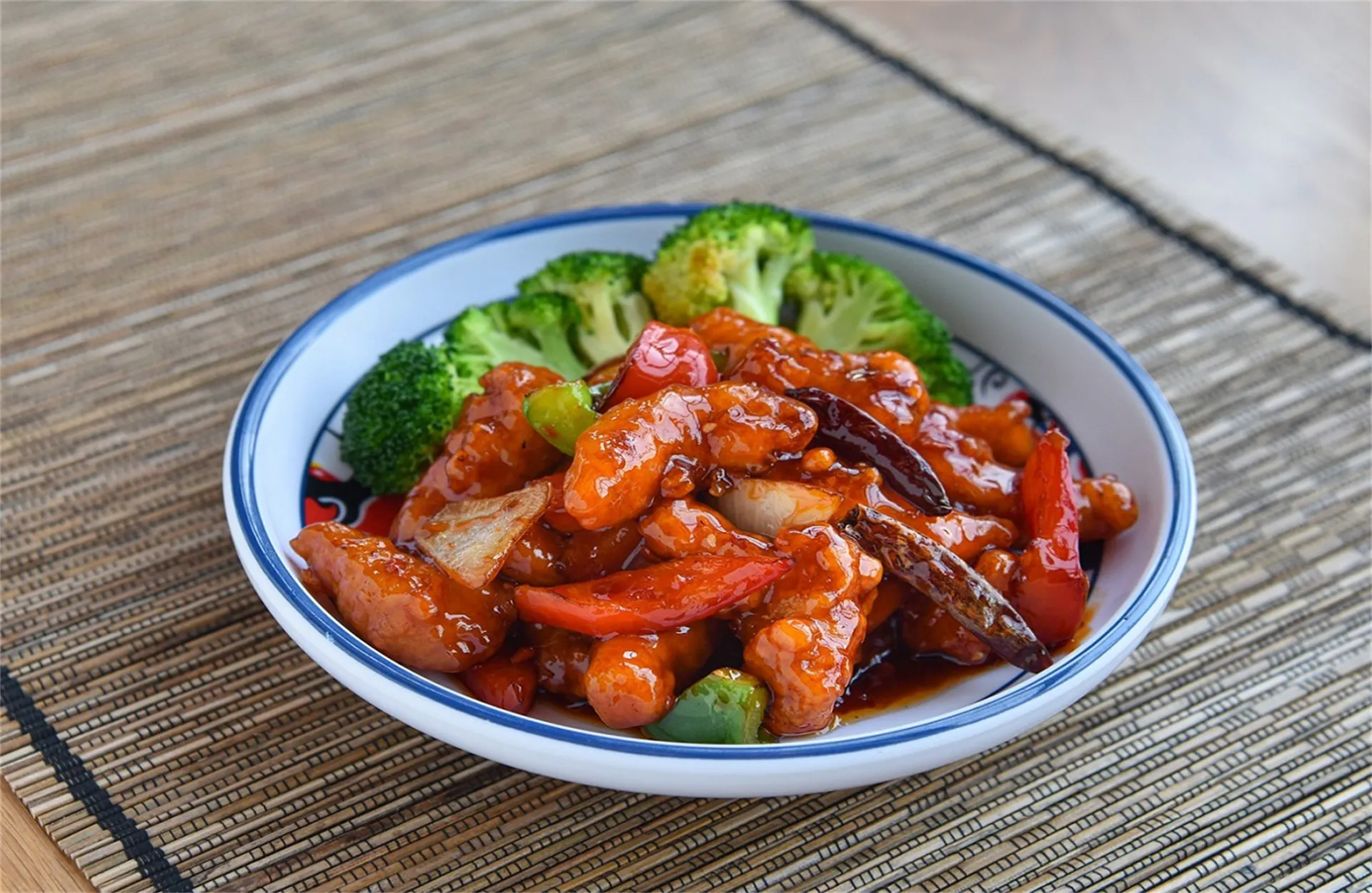 General Tso's chicken with veggies at Hot Wok, a Chinese Restaurant in Niles